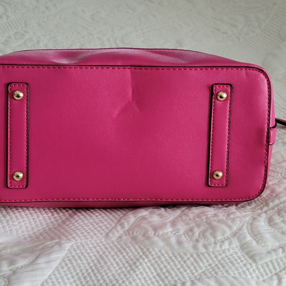 DOONEY AND BOURKE HANDBAG WITH ATTACHED LONG STRAP. 10X11X5 INCHES. NEVER USED - - Picture 5 of 8